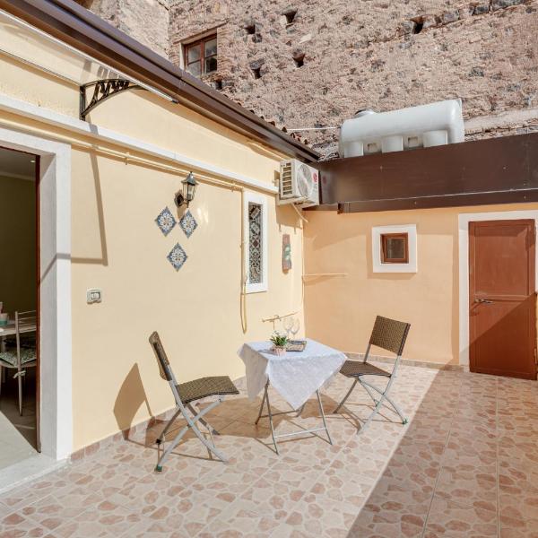Catania Central Apartment with Terrace- Casa Mariella