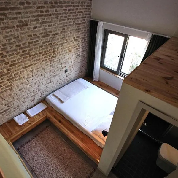 FLANEUR HOSTEL, hotel in Antalya