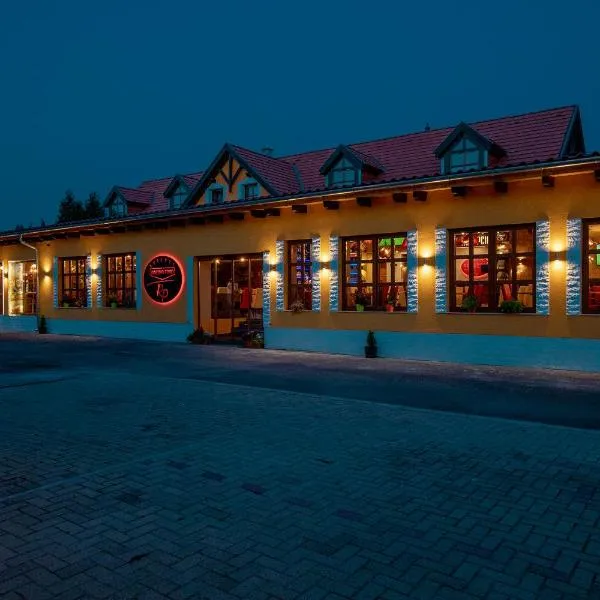 Radics Panzió Étterem és Pihenő Központ, hotel v destinaci Letenye