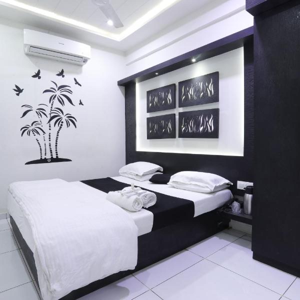 Hotel Paramount Inn, Rajkot