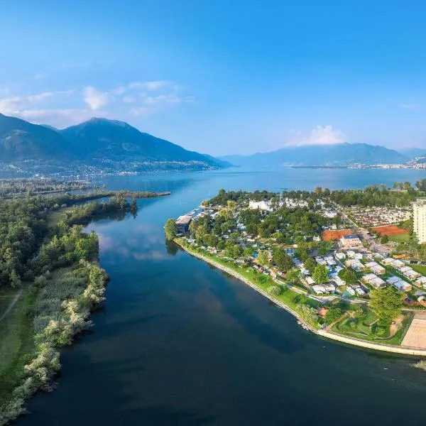 Campofelice Camping Village, hotel in Tenero