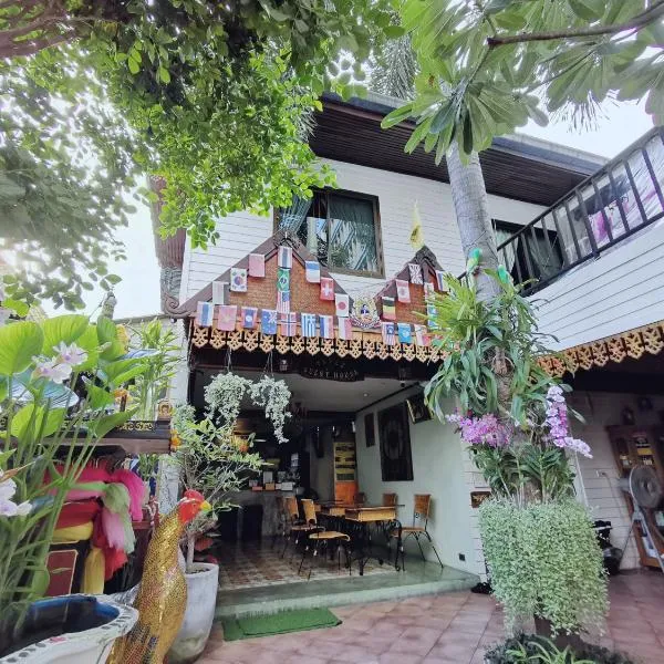 TAVEE Guesthouse, hotel in Bangkok