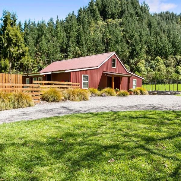 The Red Barn - Lake Okareka Holiday Home