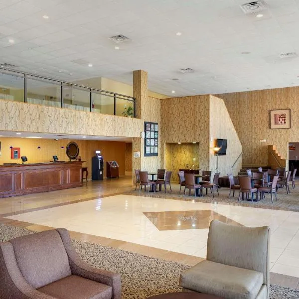 Quality Inn & Suites - Greensboro-High Point, khách sạn ở Greensboro