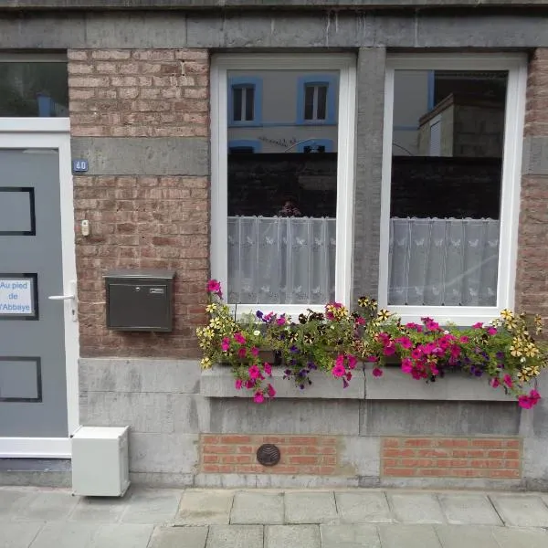 AU PIED DE L'ABBAYE DE LEFFE, Hotel in Dinant