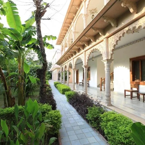 Hotel Sunbird, hotel en Bharatpur