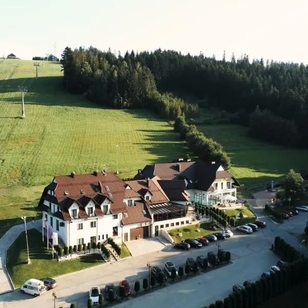 Hotel Kompleks Beskid z basenem i stokiem narciarskim - blisko Babiej Góry, hotel v destinaci Spytkowice