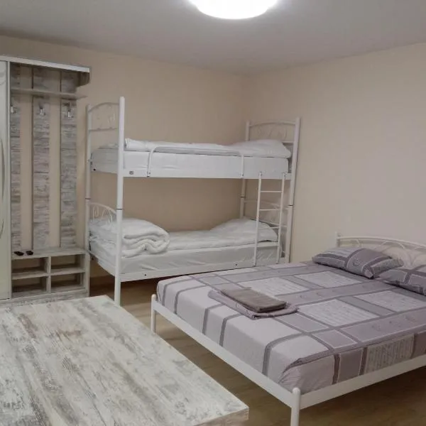 Однокімнатна 105, hotell sihtkohas Hmelnõtskõi