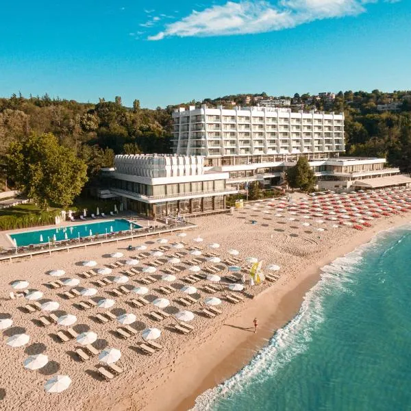 The Palace Hotel, Sunny Day, hotel in St. St. Constantine and Helena