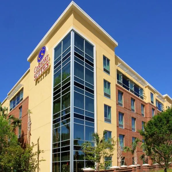 Comfort Suites Charleston West Ashley, hotel v destinaci Charleston