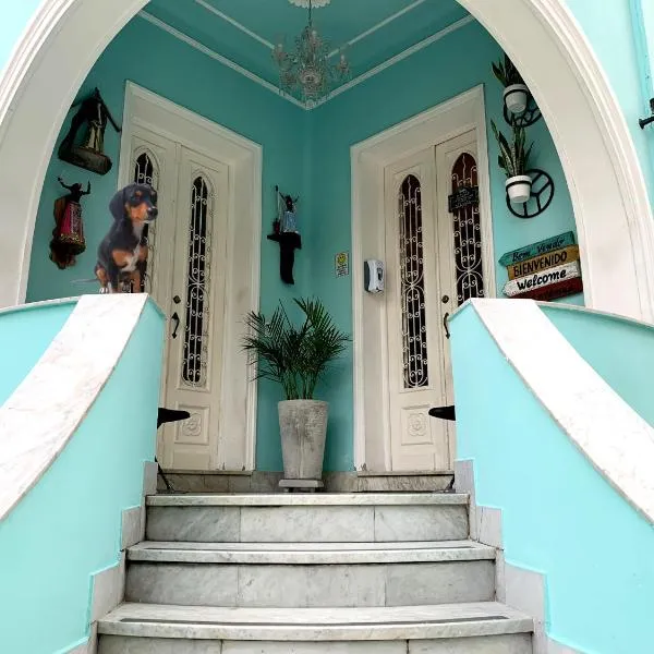 Porto das Palmeiras Hostel, hotel v destinaci Salvador