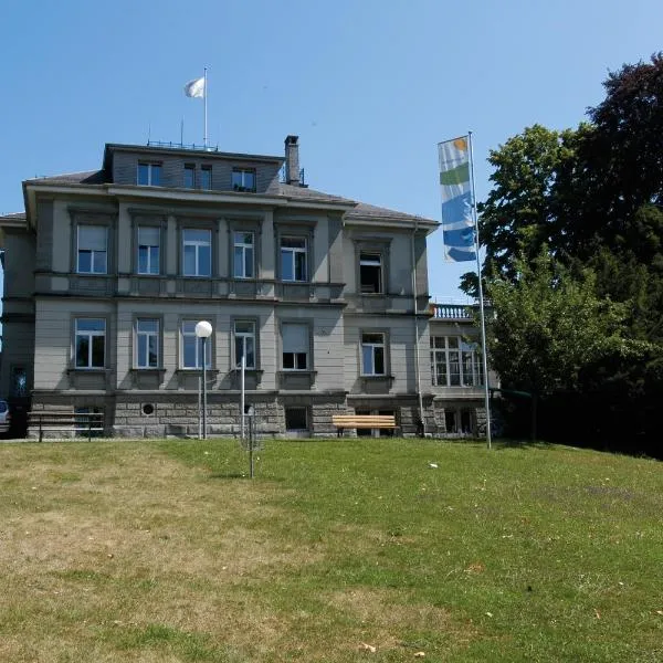 Kreuzlingen Youth Hostel、クロイツリンゲンのホテル