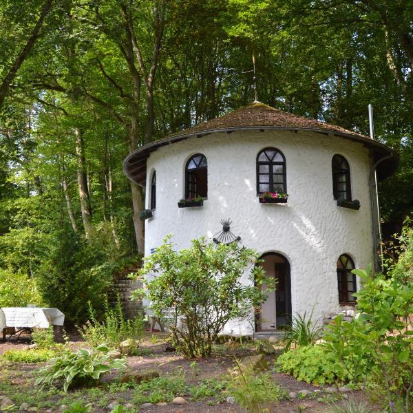 Cosy Holiday Home in Strotzb sch with Sauna