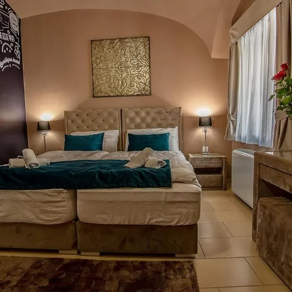Régi Posta Hotel és Étterem, hotel v destinaci Debrecín