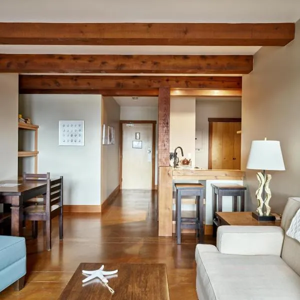 Beautiful Condo In A Great Location, Oceanfront Complex - Oe, hotel in Ucluelet