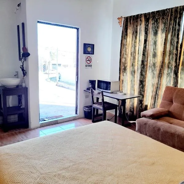 Suite amplia privada a 8 min del centro, hotel em Aguascalientes