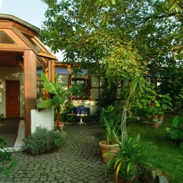 Dresdner Höhe, hotel a Dresda
