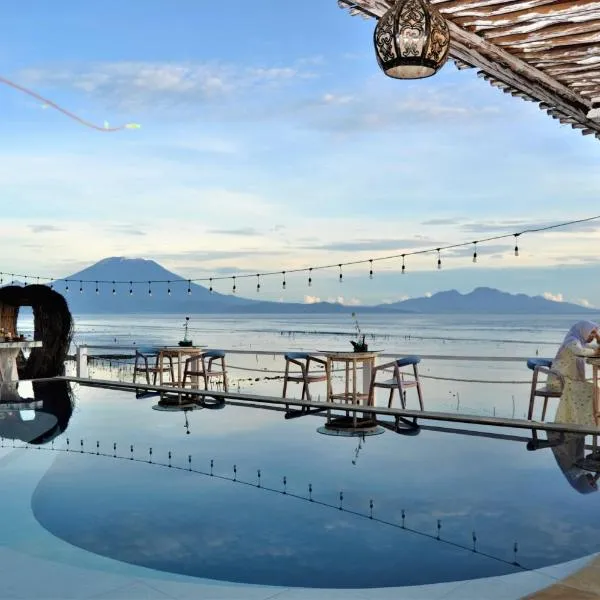 SUITE OCEAN BLUE，位于珀尼达岛的酒店