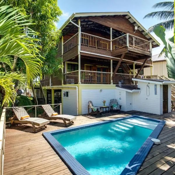 Driftwood Gardens Guesthouse, hotel in Placencia Village