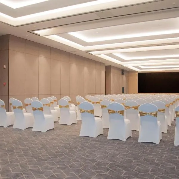Holiday Inn Express Shenzhen Haiyuan City by IHG, hotel v destinaci Šen-čen