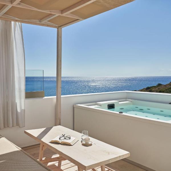 Volcano Luxury Suites Milos - Adults Only