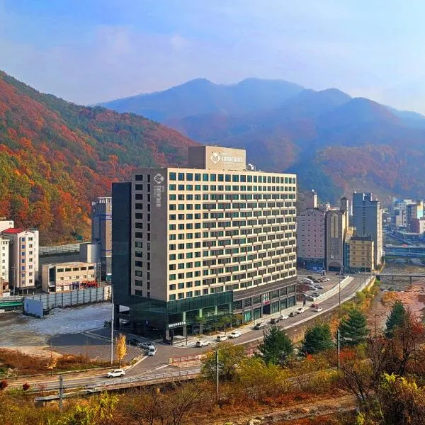 Traum Valley Hotel - formerly jeongseon intoraon hotel, hotel em Jeongseon