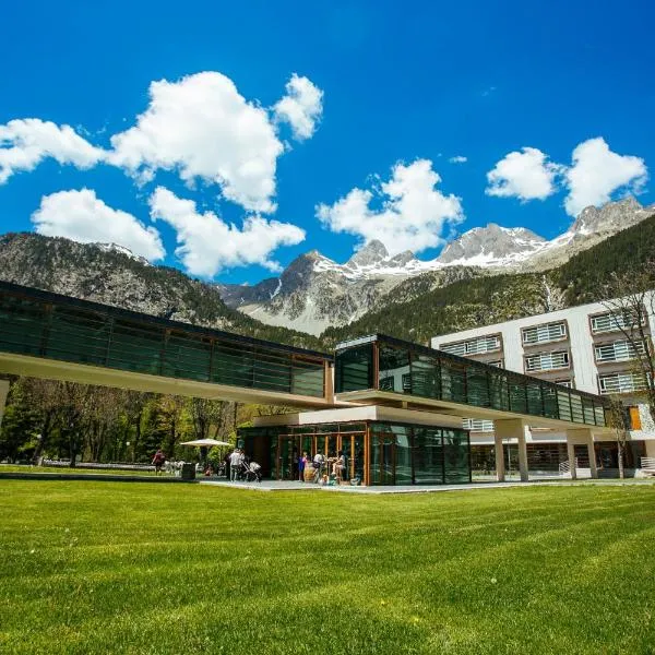 Hotel Continental Balneario de Panticosa, hotel v destinaci Panticosa