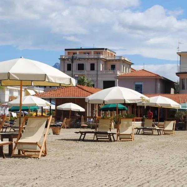 Villa Tina Hotel, hôtel à Viareggio