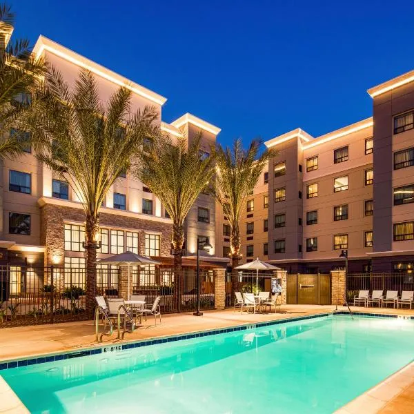 Staybridge Suites Irvine - John Wayne Airport by IHG, hotel v destinaci Irvine