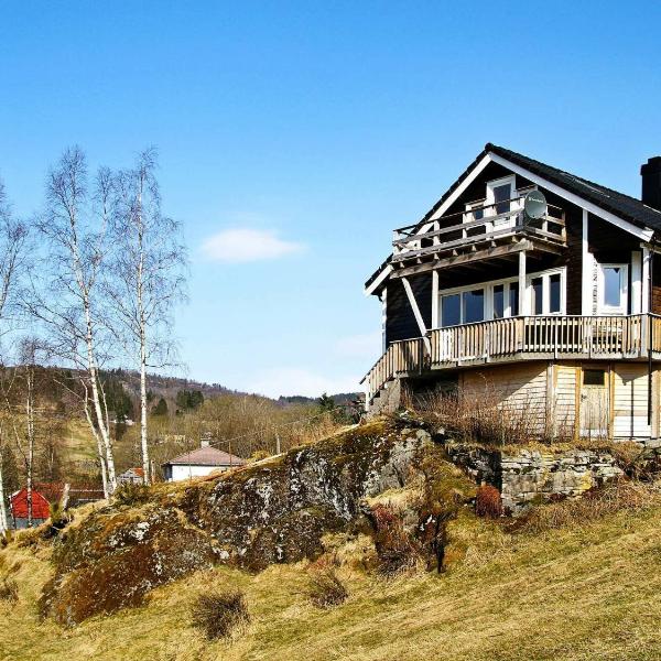 Four-Bedroom Holiday home in Bygstad 2