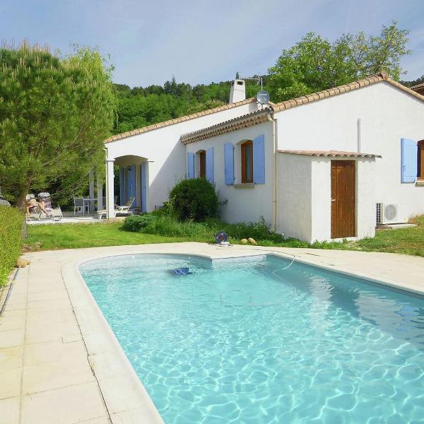 Comfortable villa in Coux with private pool