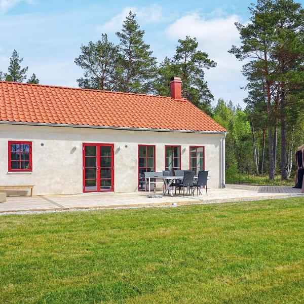 10 person holiday home in KATTHAMMARSVIK