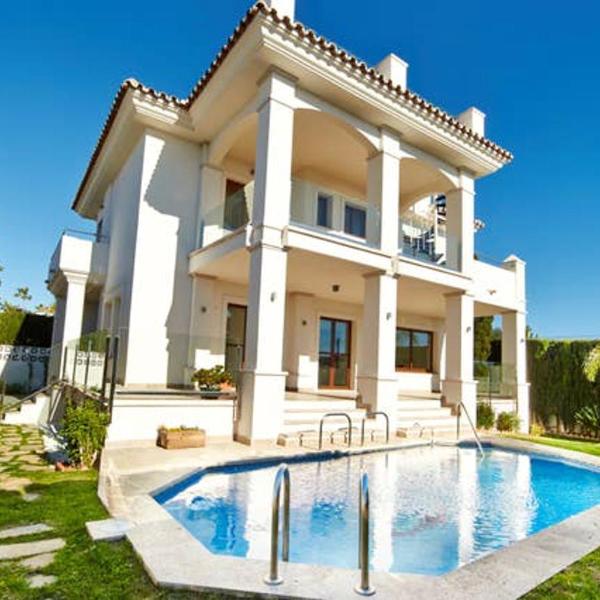 5 bedrooms villa with private pool jacuzzi and furnished terrace at Marbella