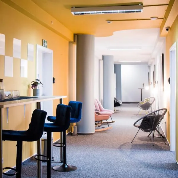 Bello ApartHostel Private Rooms, hotel in Warsaw