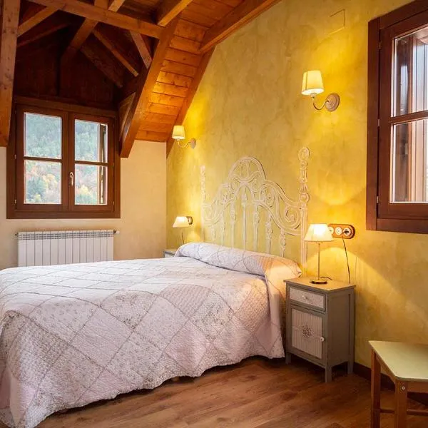 Apartamentos Onki Xin, ξενοδοχείο σε Isaba