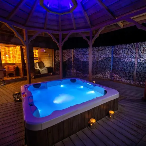 Domaine du Haut Jardin Hôtel & Chalets Spa Privé, viešbutis mieste Rehaupal