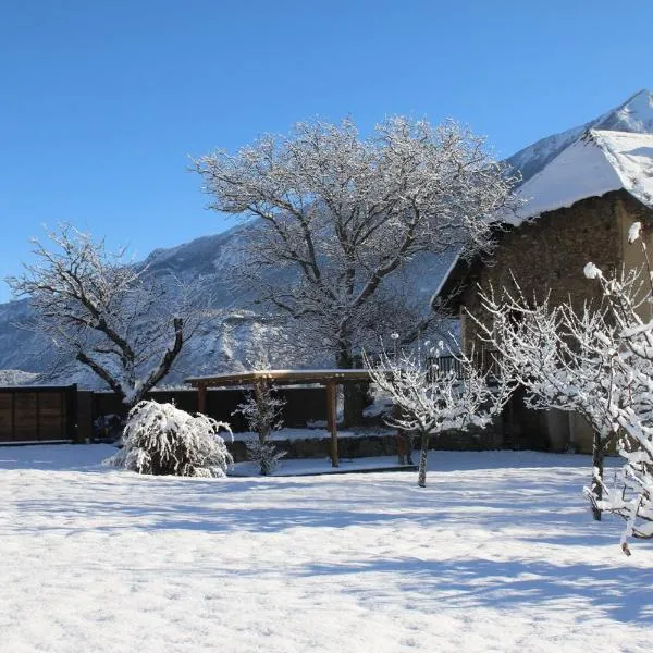 Chambres d'hôtes Les Peschiers, Hotel in Chateauroux-les-Alpes