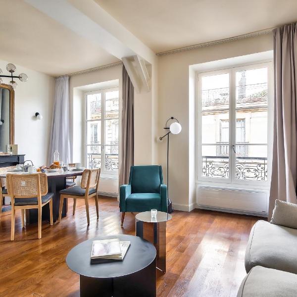 The Perfect Parisian Flat Bd St-Germain - Mid Term