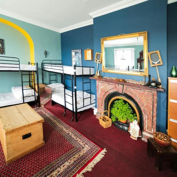 Spoon and the Stars Hostel, ξενοδοχείο σε Ντρογκέδα