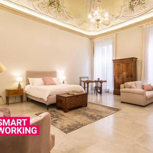 Casa degli Affreschi a Palazzo Lungarini