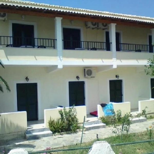 Rose Garden Rooms, hotel em Moraitika