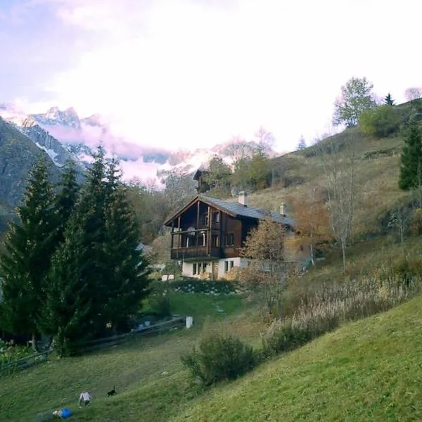 Chalet BANULARA Platz für 14 Personen auf drei Etagen, hotel v destinaci Bellwald