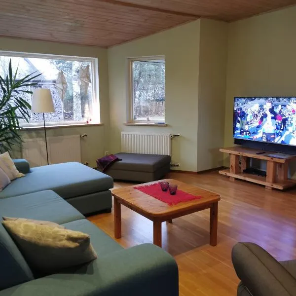 Kaare Guesthouse, hotel in Viljandi