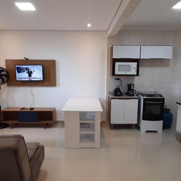 Apartamento 50 m da praia da Guilhermina - Totalmente Remodelado - Conceito Amplo - Perto de tudo - Ap. 203 - Edifício Itália