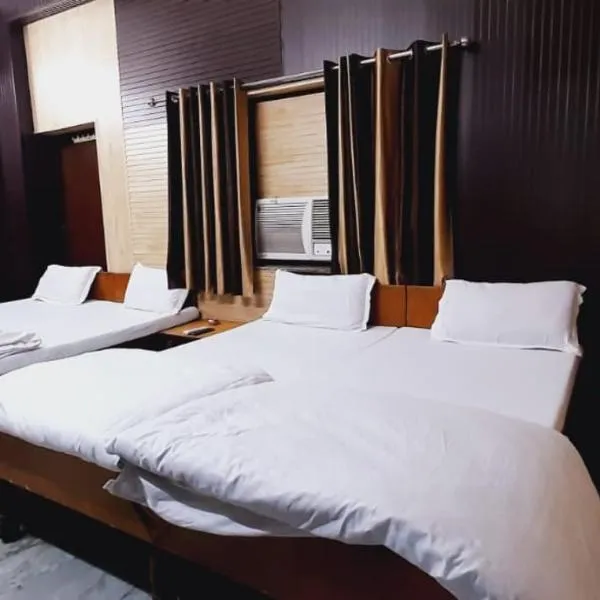 Gokul guest house，位于德拉敦的酒店