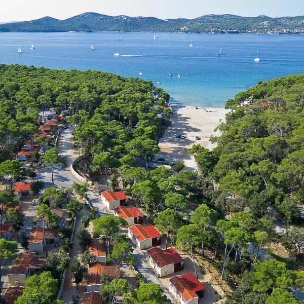 Camping Park Soline Mobile homes, hotel in Biograd na Moru