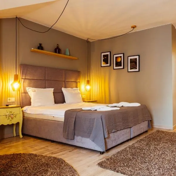 Семеен хотел АРИЗОНА, hotel in Pavel Banya
