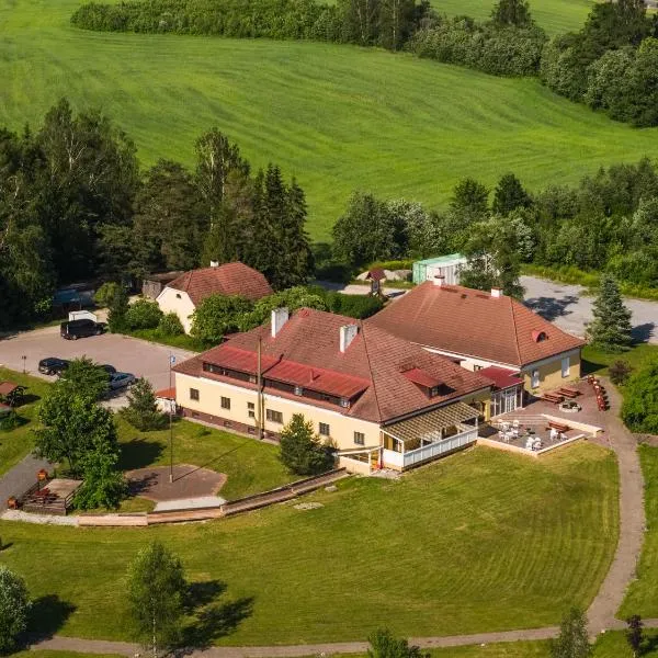 Ruunawere Hotel, hotell Nõmmealusel