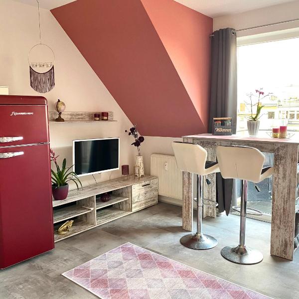 Eigenes Apartment im Herzen der Stadt mit Balkon und WLAN II