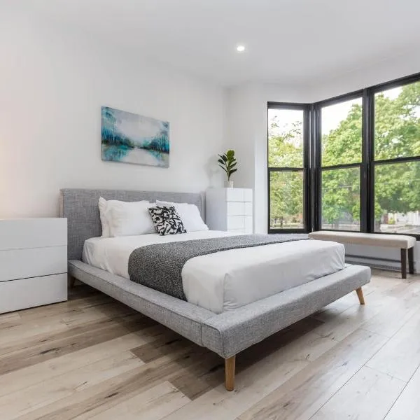 Lofts du Parc LaHaie, hotel in Montreal